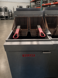 Double Vulcan LG500-2 Commercial Propane Gas Fryer – 2 Fryers – 140 lb Total Oil Capacity